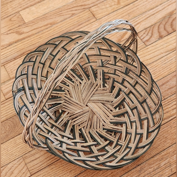 Woven Wicker Basket - Picture 3 of 5